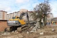 В Магадане сносят незаконный самострой